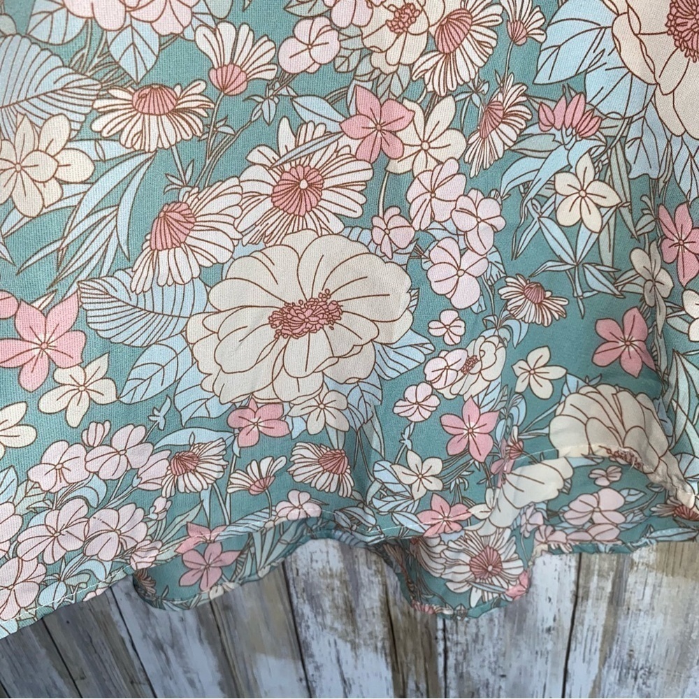 Jodifl Vintage Floral Raw Hem Oversized Blouse - Picture 3 of 5